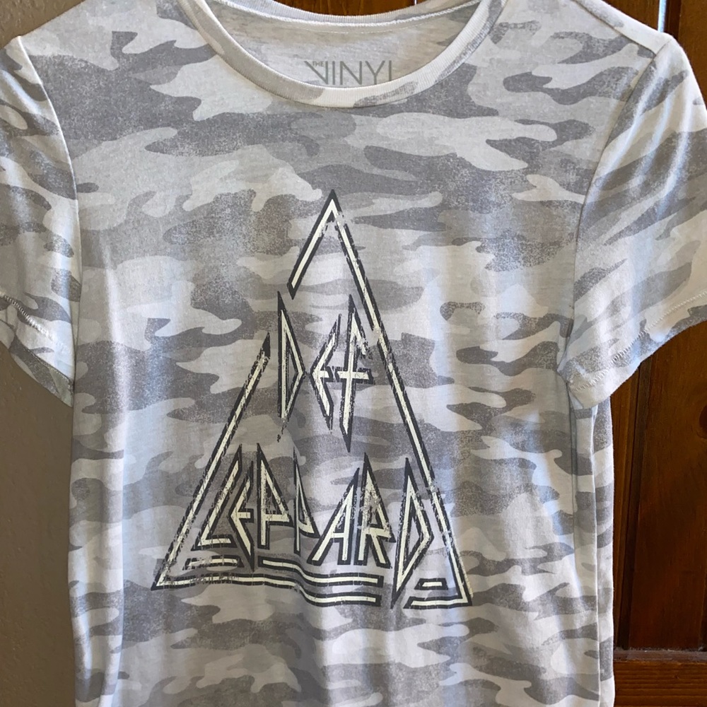 camo def leppard shirt